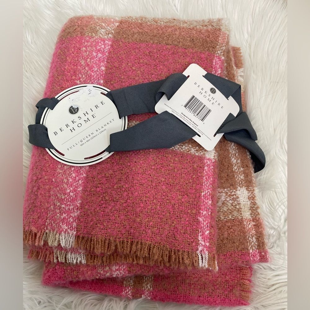 NEW Berkshire Home pink plaid Full/ queen fringe detail blanket throw